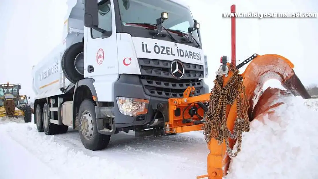 Elazığ'da kar nedeniyle  21 köy yolu ulaşıma kapandı