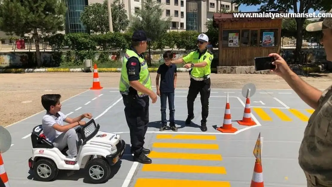 Elazığ'da öğrencilere trafik eğitimi