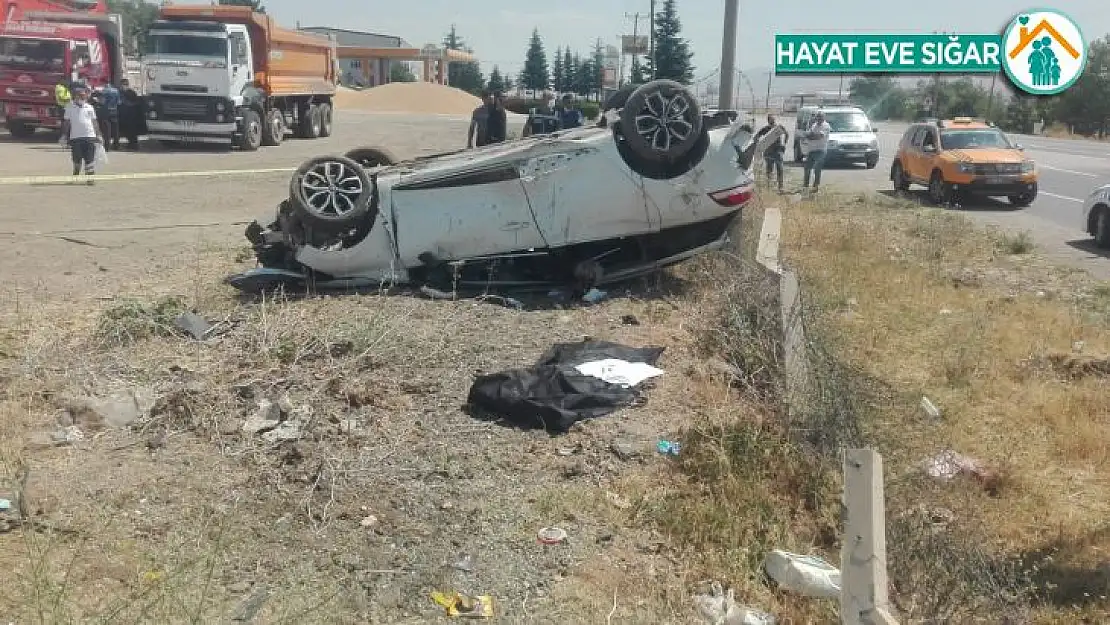 Elazığ'da otomobil takla attı: 1 ölü, 3 yaralı