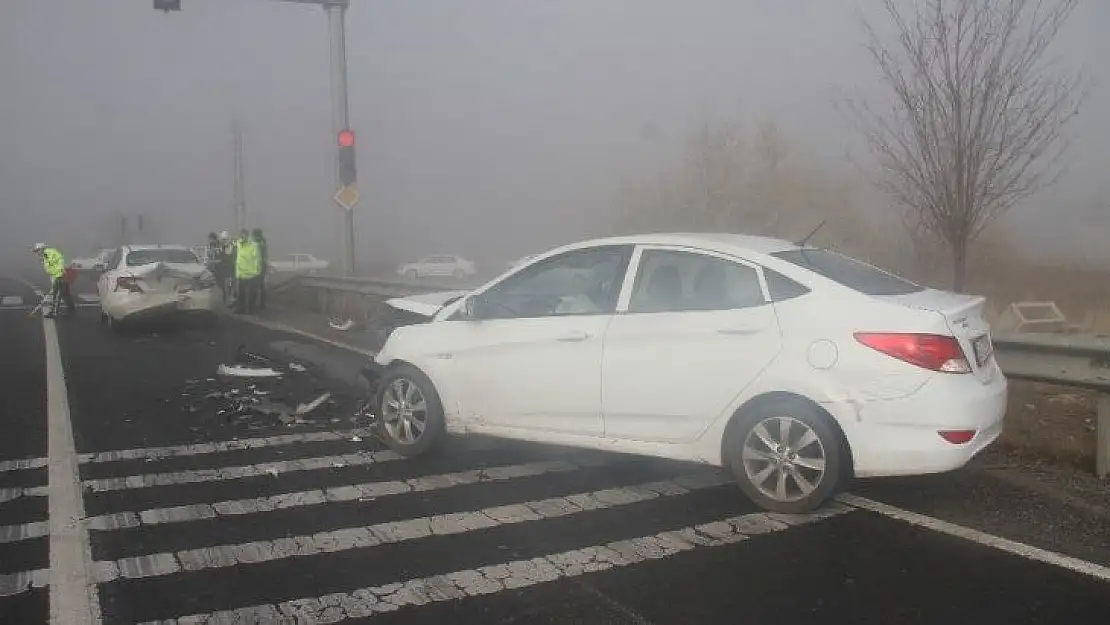 Elazığ'da sis zincirleme kazaya neden oldu: 1 yaralı