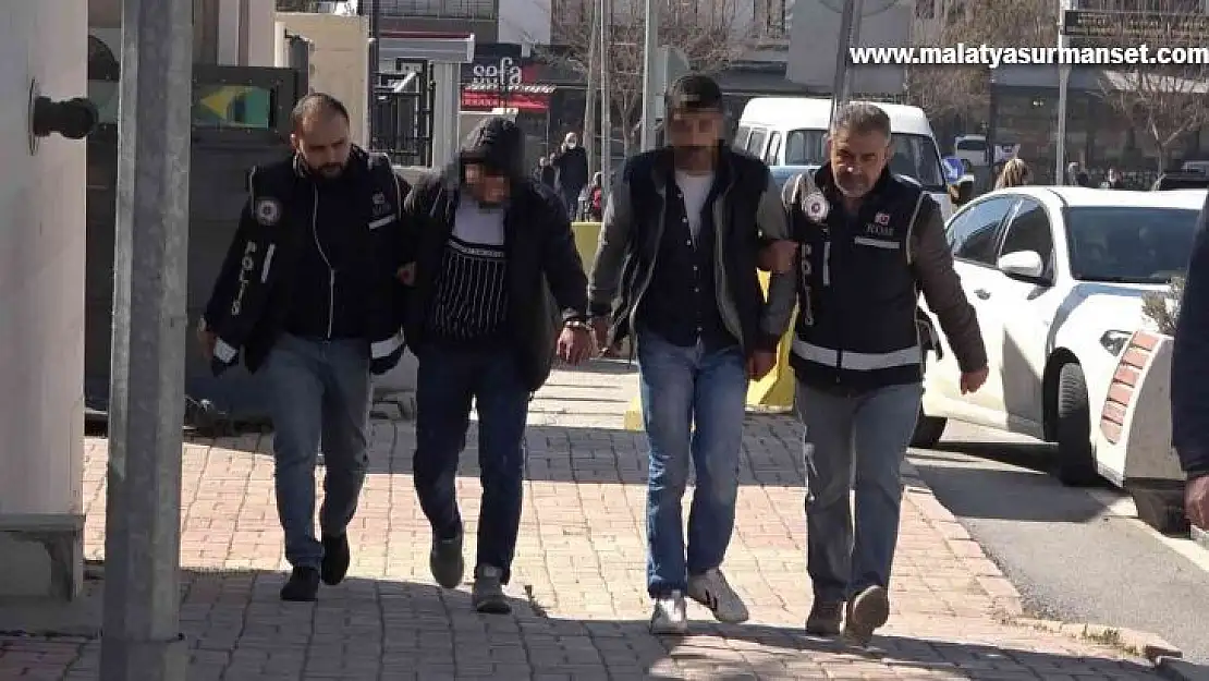 Elazığ'da suçüstü yakalanan sahte polislerden biri tutuklandı