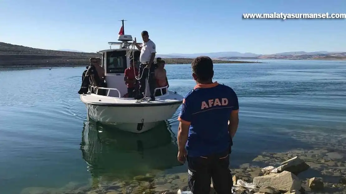 Elazığ'da tekneyle birlikte suda kaybolan şahıs 'ROW'  ile aranıyor