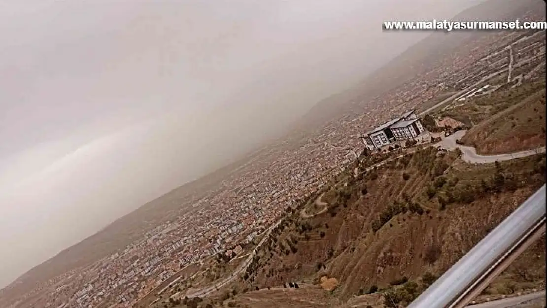 Elazığ'da toz taşınımı etkili oldu