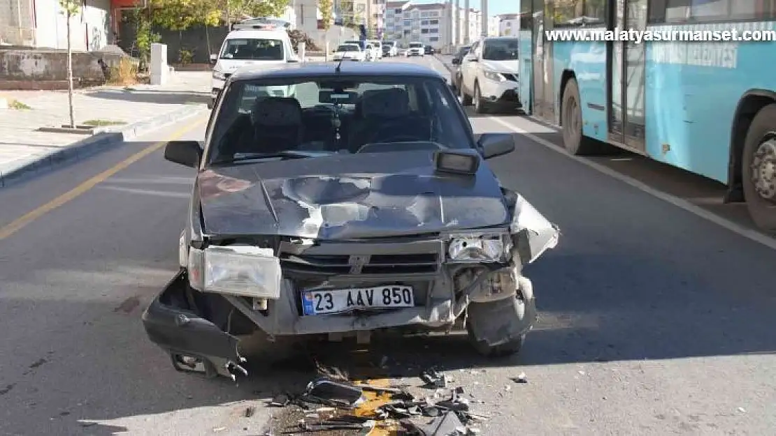 Elazığ'da trafik kazası: 2 yaralı