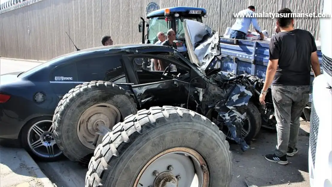 Elazığ'da trafik kazası: 4 yaralı