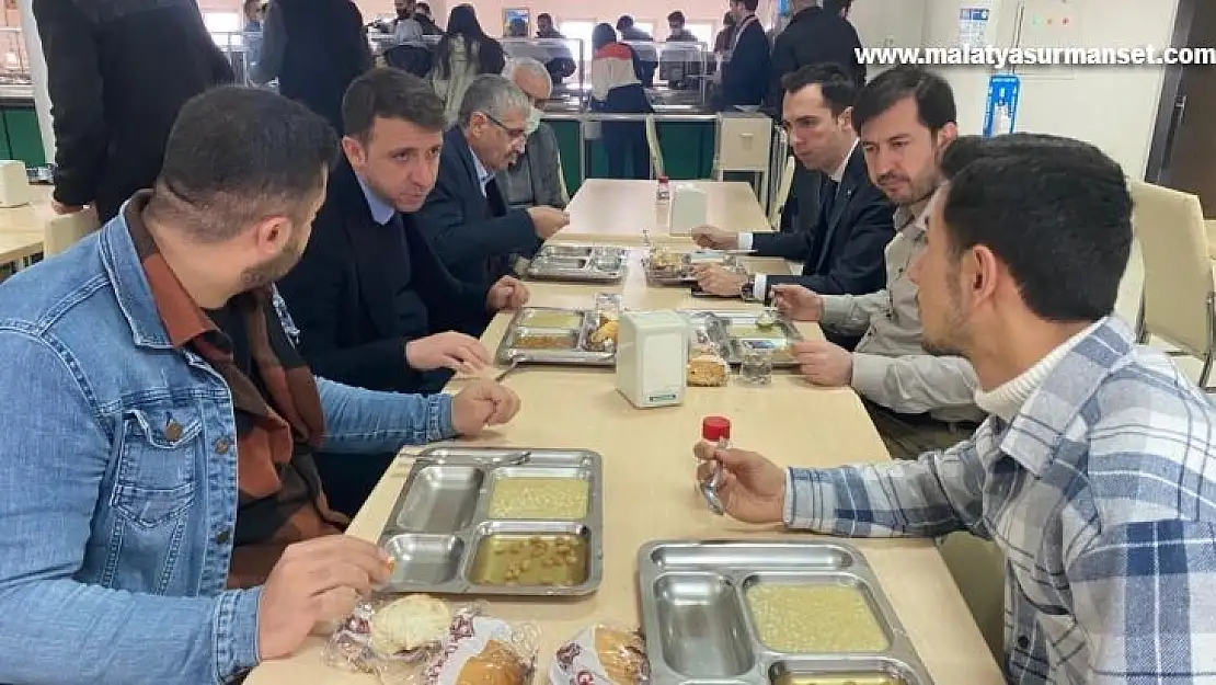 Elazığ'da üniversite öğrencilerine 'Çanakkale menüsü' dağıtıldı