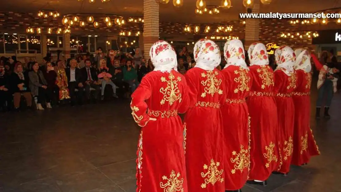 Elazığ'da üniversiteli öğrenciler yöresel yemeklerle buluştu