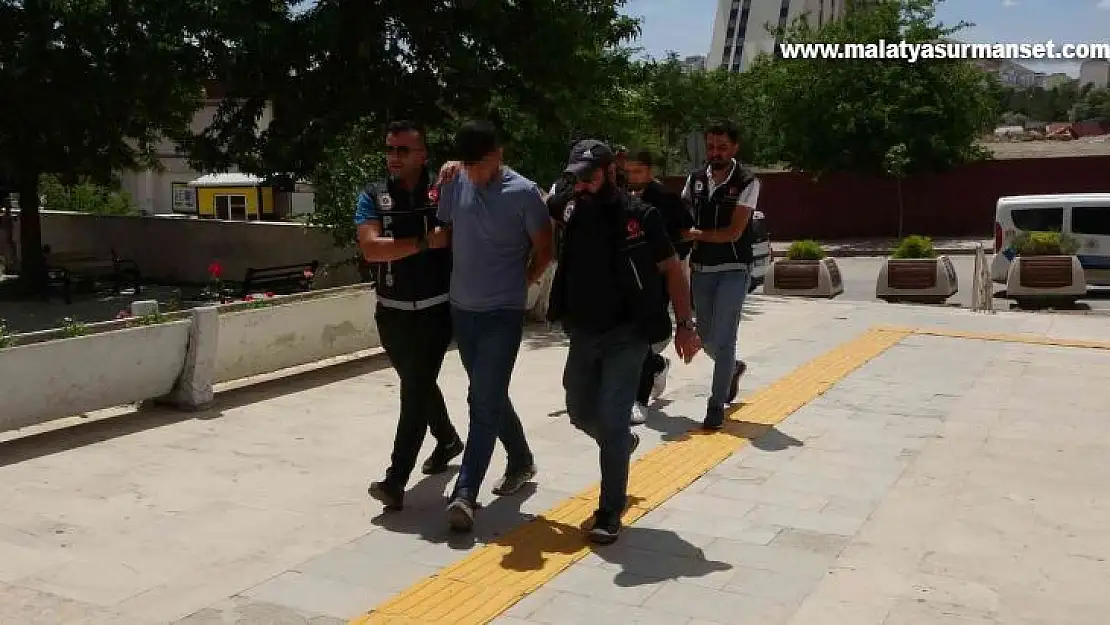 Elazığ'da uyuşturucu satan 2 şüpheli tutuklandı