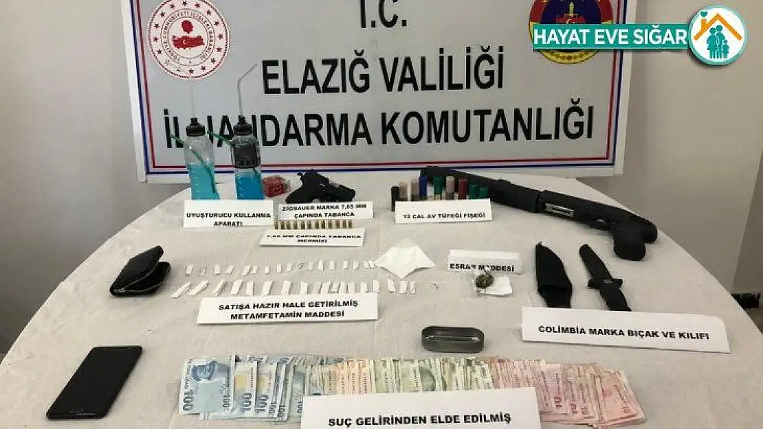 Elazığ'da uyuşturucu taciri, silahlarla yakalandı