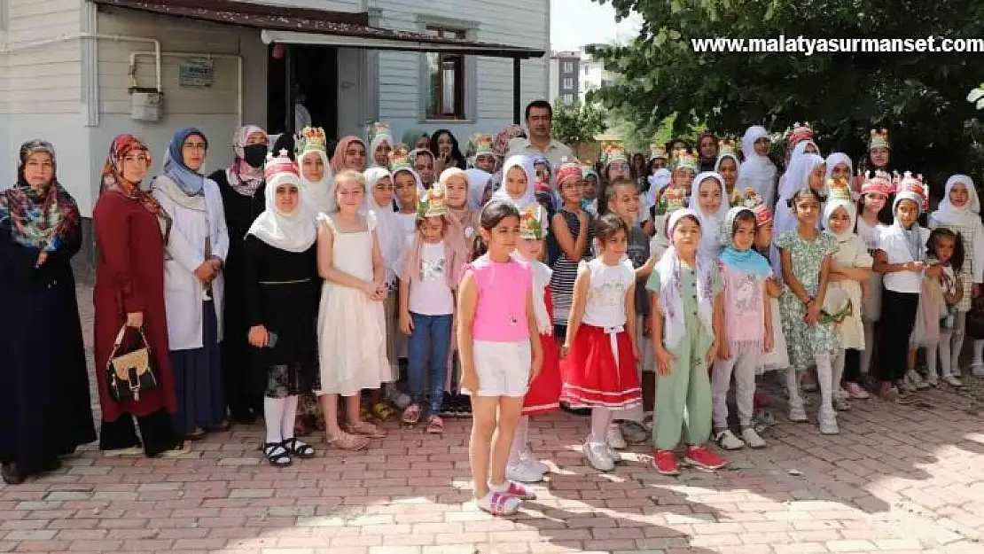 Elazığ'da yaz Kur'an kurslarında karne heyecanı