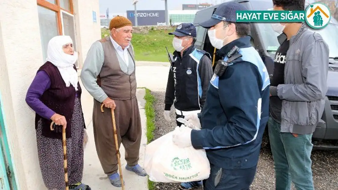 Elazığ'da zabıta ekiplerinden, yaşlılara özel hizmet