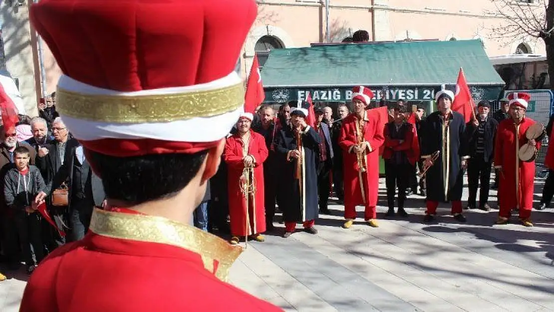 Elazığ'dan 'Bahar Kalkanı Harekatı'na bayraklı mehteranlı destek