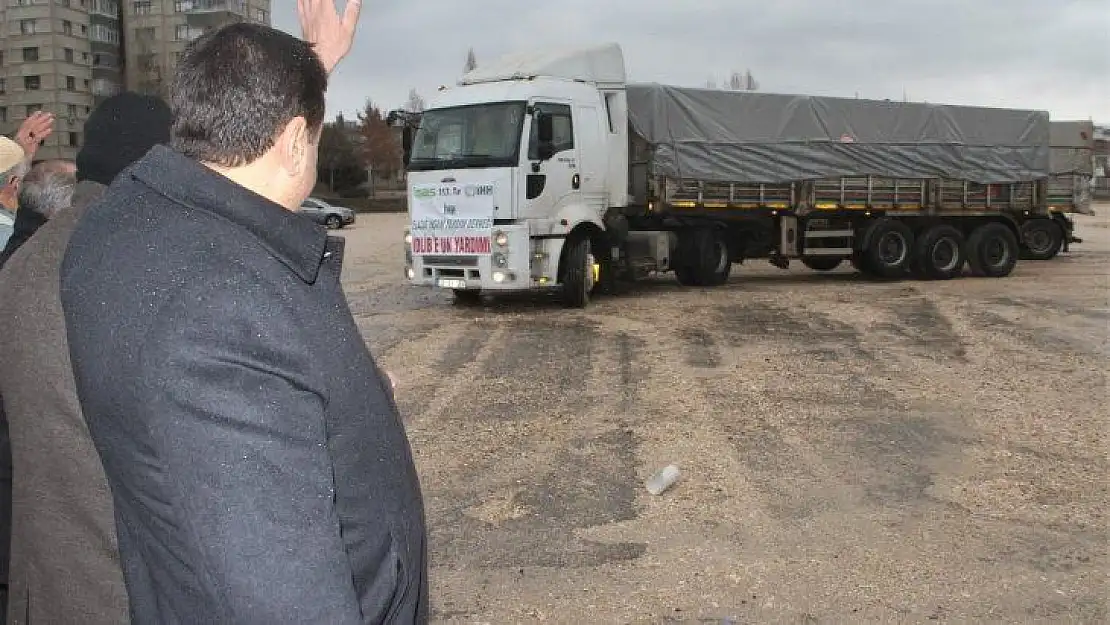 Elazığ'dan İdlib'e 2 tır un yardımı