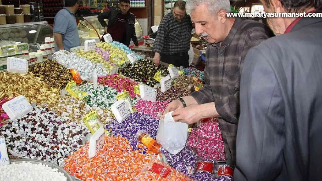 Elazığ Kapalı Çarşı'da bayram yoğunluğu