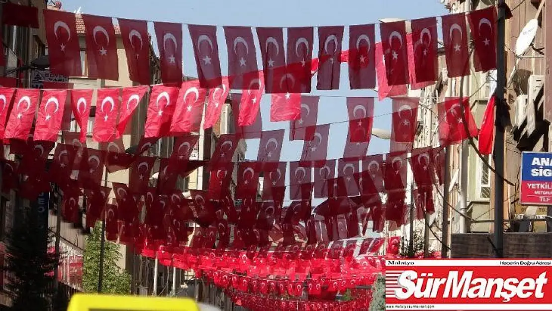 Elazığ Türk bayraklarıyla gelin gibi süslendi