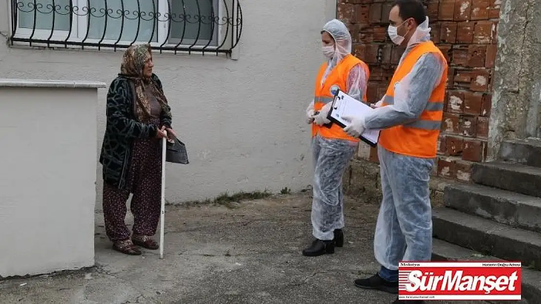 Emine teyze, tavuklarının yemi bitince belediye başkanını aradı