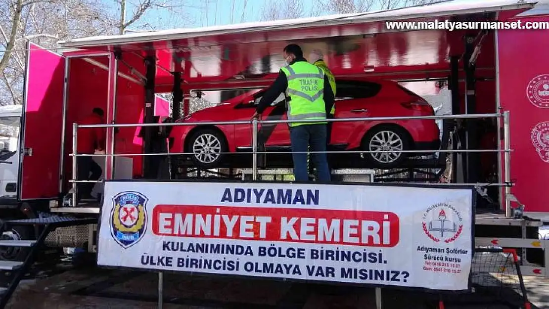 Emniyet kemeri takmayan sürücülere kaza anları simülatör ile gösterildi