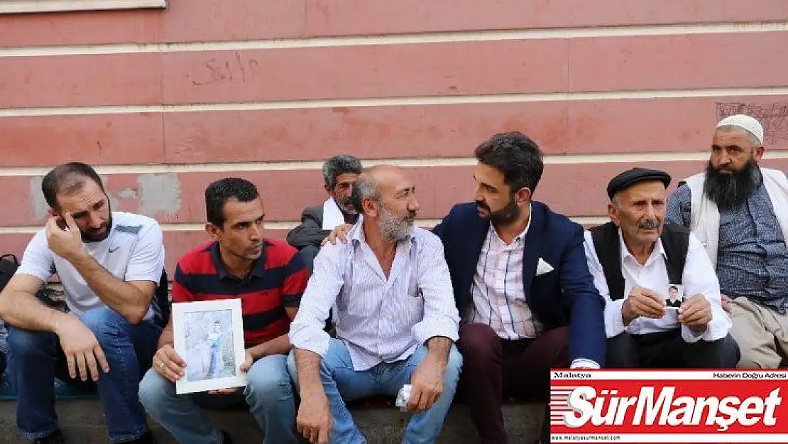 EMŞAV'dan HDP önünde oturma eylemi yapan ailelere destek