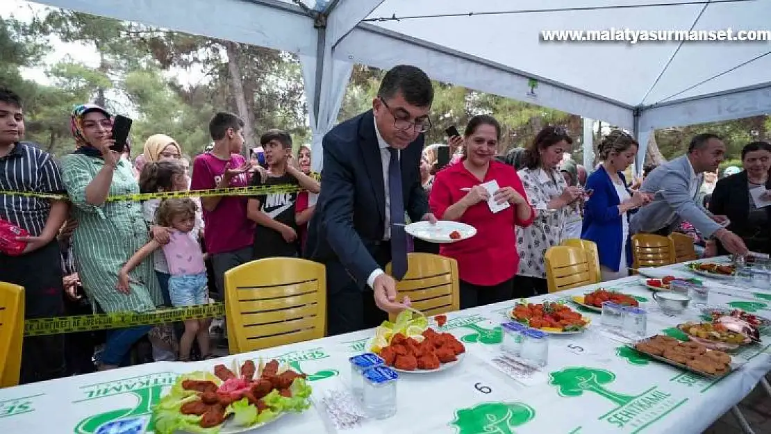 En lezzetli yağlı köfte için kıyası yarıştılar