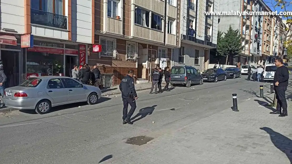 Esenyurt'ta alacak verecek kavgası kanlı bitti: 1 ölü, 2 yaralı