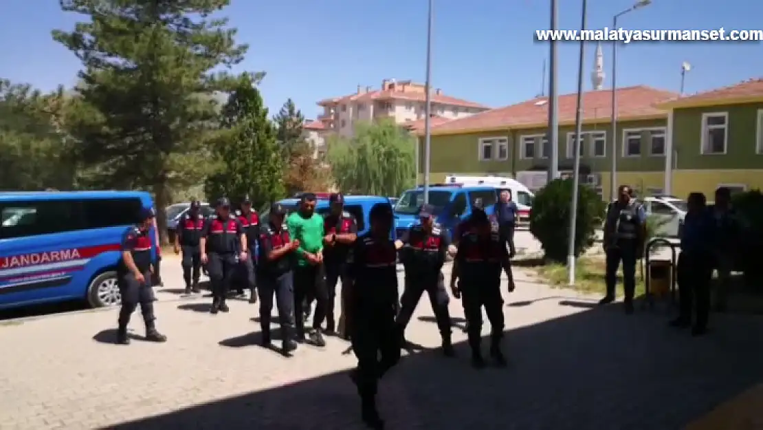 Eşini silahla öldürdüğü iddia edilen polis memuru adliyeye sevk edildi