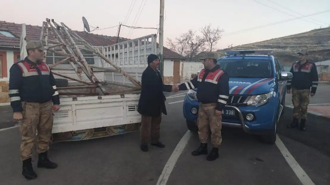 Evi için aldığı demir çatı makası çalındı, şüpheliyi JASAT yakaladı