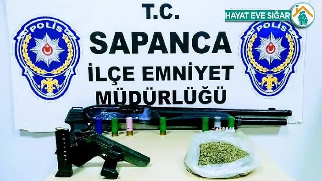 Evinde uyuşturucu ve ruhsatsız silahlarla yakalanan şahıs gözaltına alındı