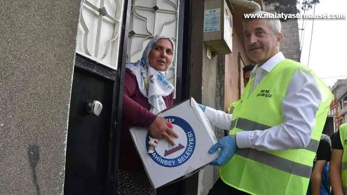 Evinin önünü temiz tutana hijyen seti hediye