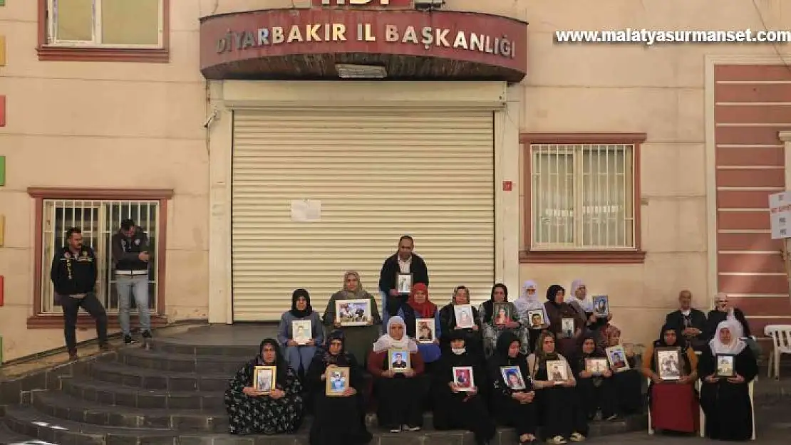 Evlat hasreti çeken aileler, bin 150 gündür çocuklarının yolunu gözlüyor