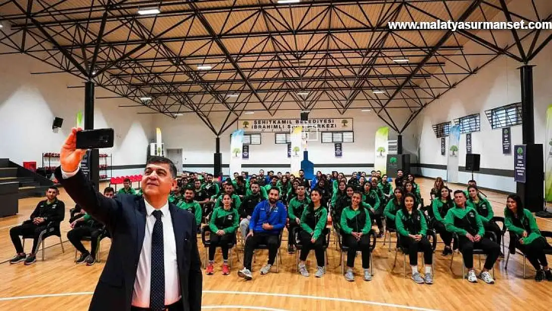 Fadıloğlu Polis Meslek Eğitim Merkezleri sınavına hazırlanan gençlerle buluştu