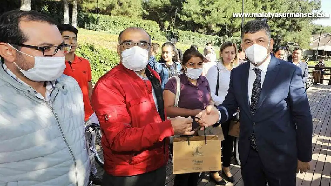 Fadıloğlu, Teknofest yarışmacılarını ve ailelerini ağırladı