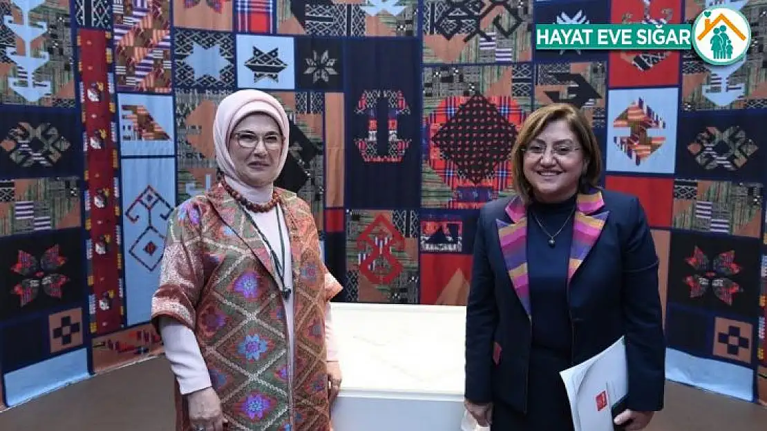 Fatma Şahin, Beştepe'de düzenlenen dokuma atlası sergisine katıldı