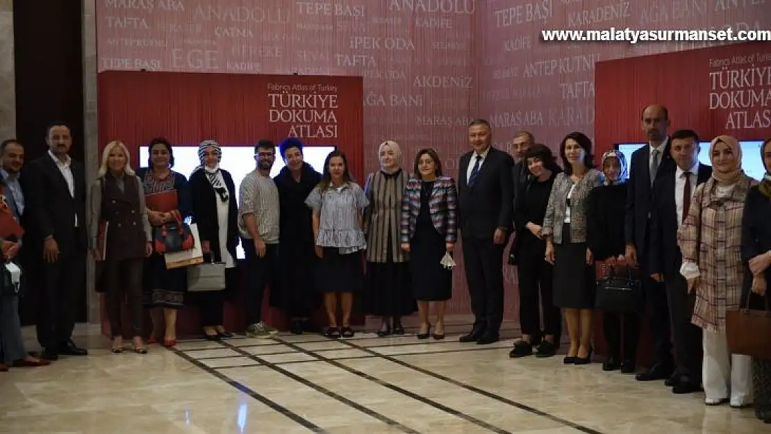Fatma Şahin tasarımcılarla bir araya geldi