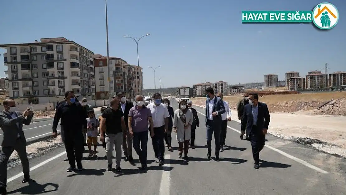 Fatma Şahin yeni başlanan asfalt çalışmalarını inceledi