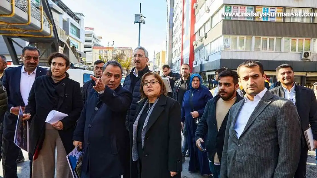 Fatma Şahin, yenilenen Belediye Pasajı'nı ziyaret etti