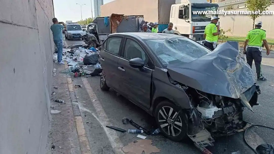 Feci kaza sonrası ortalık savaş alanına döndü