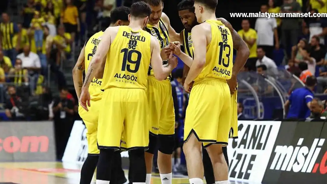 Fenerbahçe, A. Efes'i farklı mağlup etti