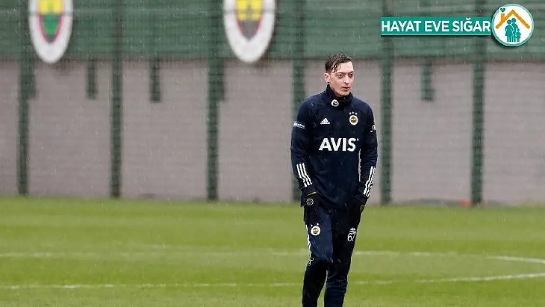 Fenerbahçe'de Mesut Özil bireysel çalıştı