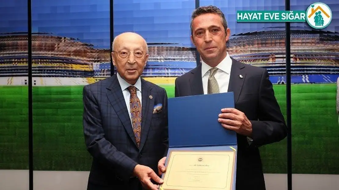 Fenerbahçe'de yeni yönetim mazbatasını aldı