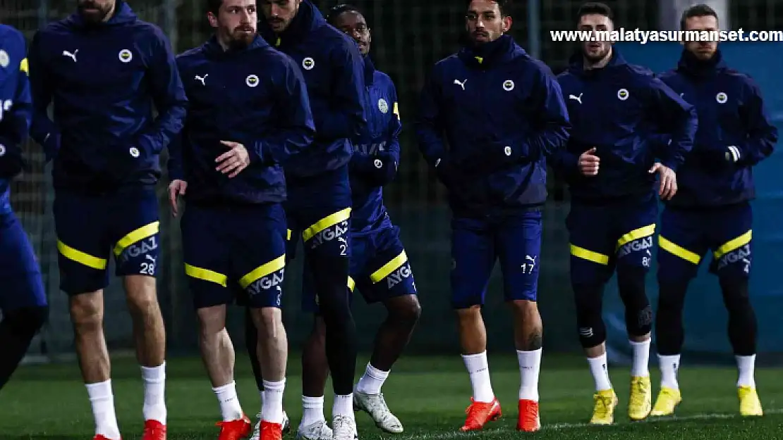 Fenerbahçe, İstanbulspor maçı öncesi kampa girdi