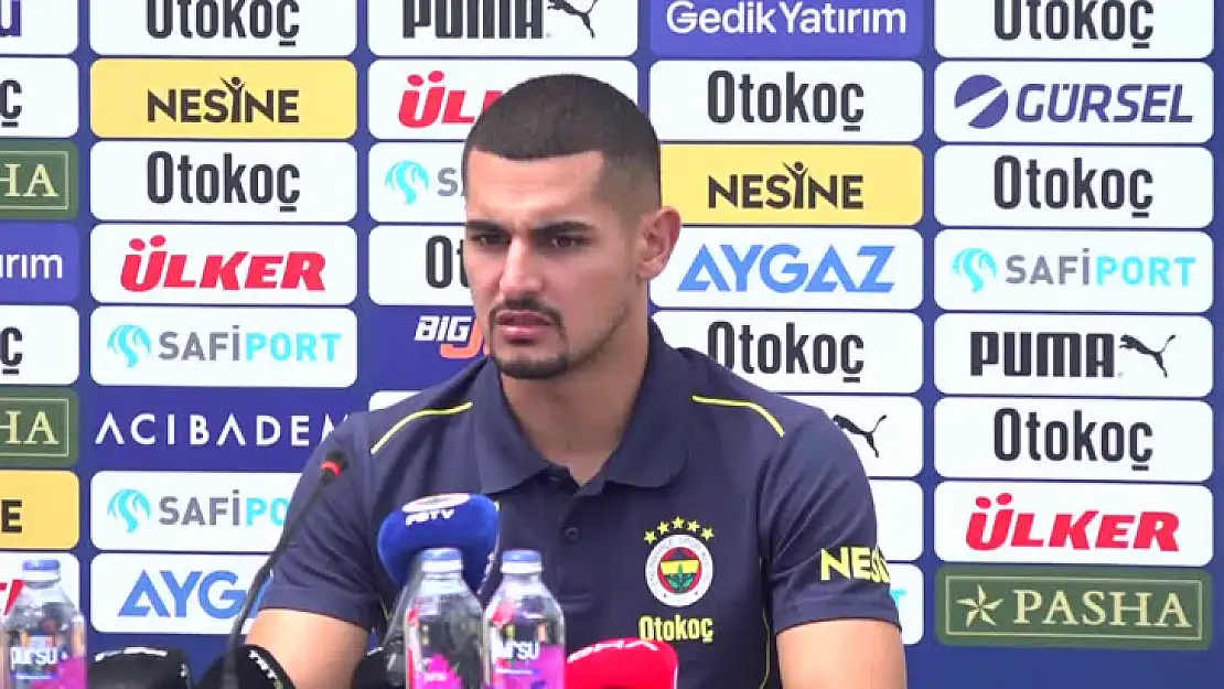 Fenerbahçe'nin yeni transferi Levent Mercan, gazetecilerin sorularını yanıtladı