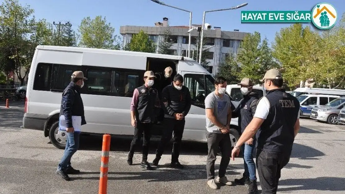 FETÖ operasyonunda yakalananlardan 3'ü adliyeye sevk edildi