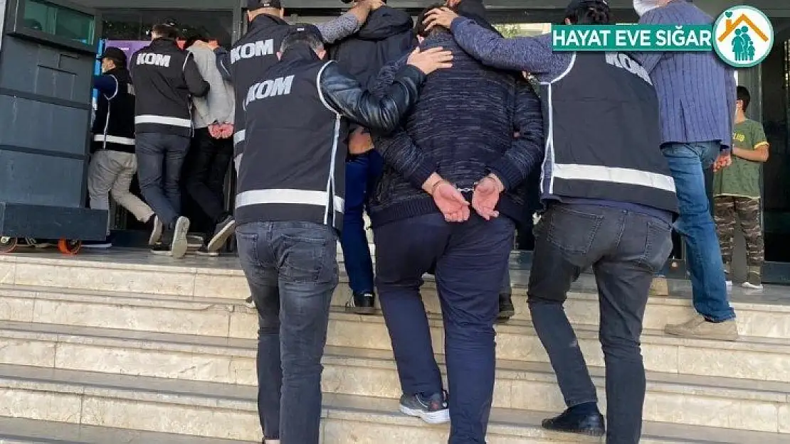 FETÖ/PDY'den 3 tutuklama