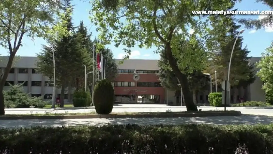Fırat Üniversitesi,  ISIF 22'den madalyalarla döndü