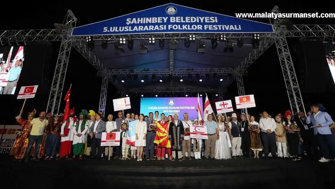 Folklor fesitivaline Madrigal damgası