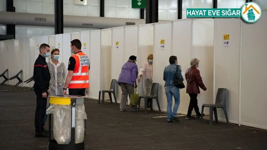 Fransa'da son 24 saatte 6 bin 696 yeni vaka