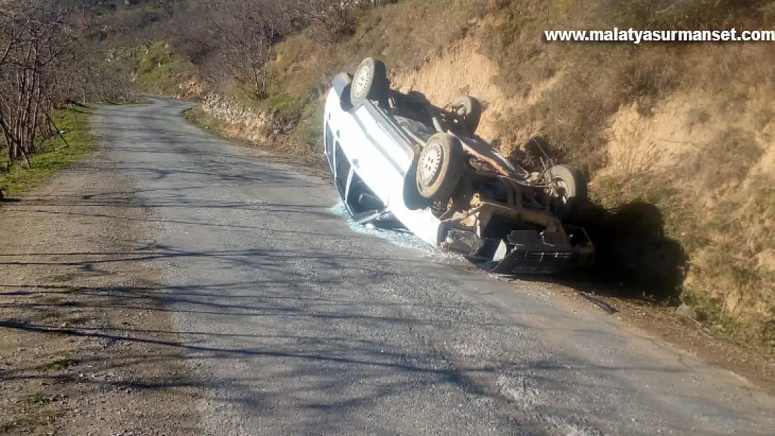 Freni boşalan otomobil ters döndü: 2 yaralı