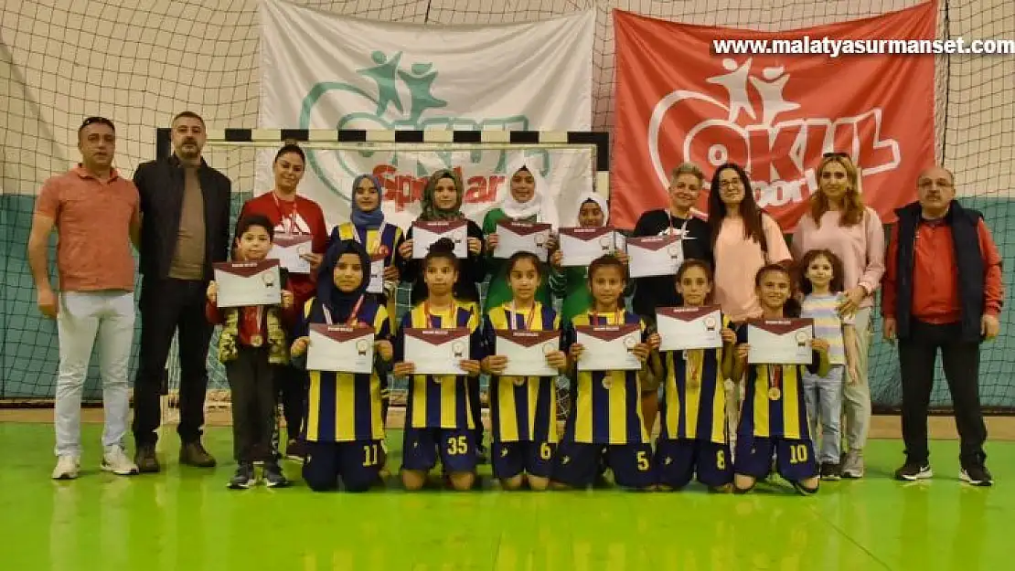 Futsalda yarı final bileti alan takımlar belli oldu