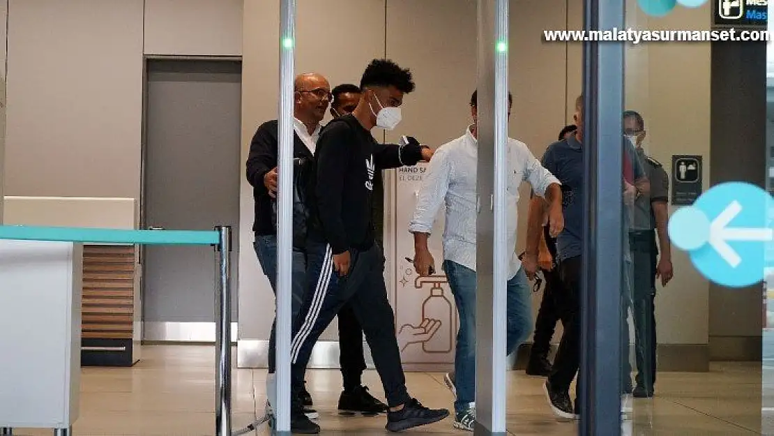 Galatasaray'ın yeni transferi Gustavo Assunçao İstanbul'a geldi