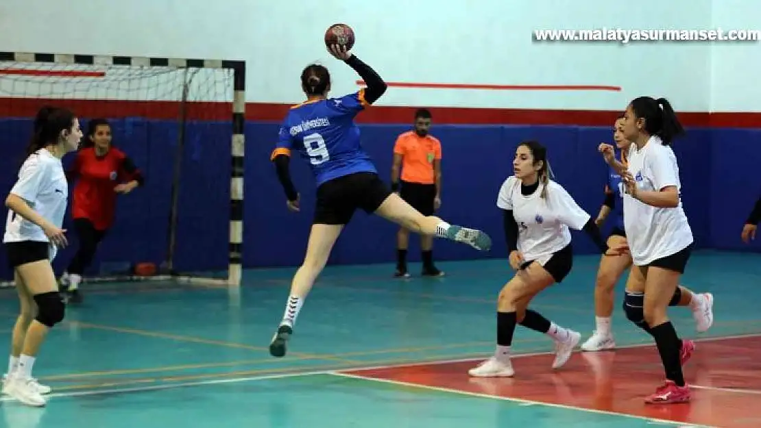 GAÜN 2. Lig Henbol müsabakalarına ev sahipliği yaptı